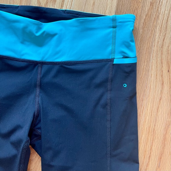 Lululemon Water Bound Crop - Picture 8 of 12